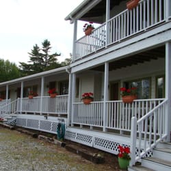 Bay Leaf Cottages & Bistro