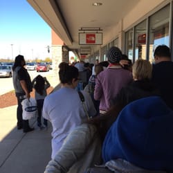 The North Face Pleasant Prairie Premium Outlets - Seriously, a line to get in?!