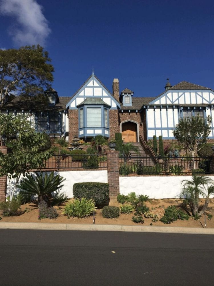 Slide of Dowell Construction