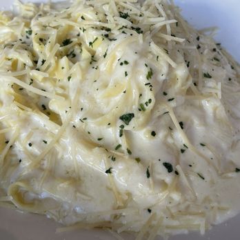 Big Pink - Fettuccine Alfredo - Pizza Near Me - Miami Beach, Florida Big Pink - Fettuccine Alfredo - Pizza Near Me - Miami Beach, Florida
