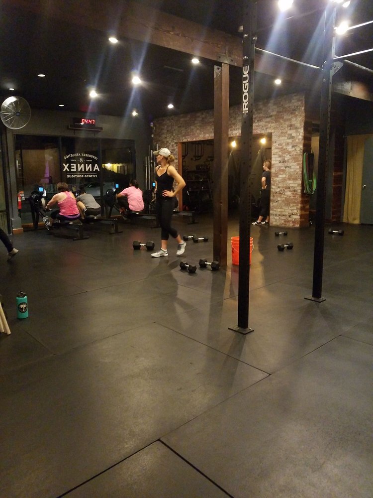 GYM NO. 4 Logo