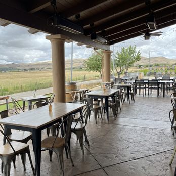 McGrail Vineyards and Winery - Outdoor dining area - Wineries Near Me - Livermore, California McGrail Vineyards and Winery - Outdoor dining area - Wineries Near Me - Livermore, California