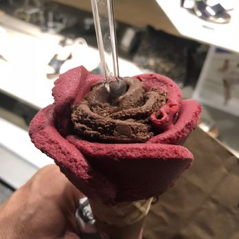 Amorino Barcelona Les Rambles - Ice Cream & Frozen Yogurt Near Me - Barcelona, B Amorino Barcelona Les Rambles - Ice Cream & Frozen Yogurt Near Me - Barcelona, B