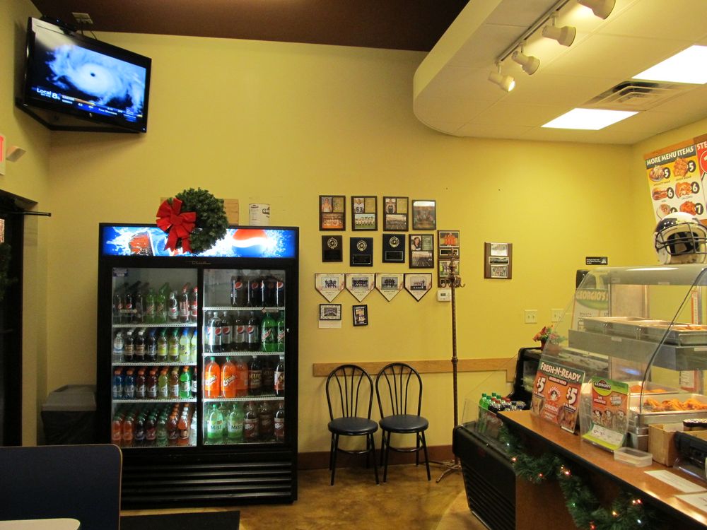 OVEN FRESH PIZZA Updated August 2024 1 Main St N, Navarre