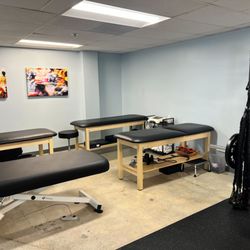 Evolution Physical Therapy & Fitness - Physical Therapy treatment area
