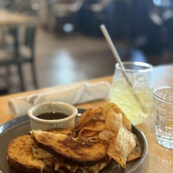 Palate - French onion grilled cheese