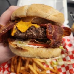 Hug Hes - Bacon Cheeseburger