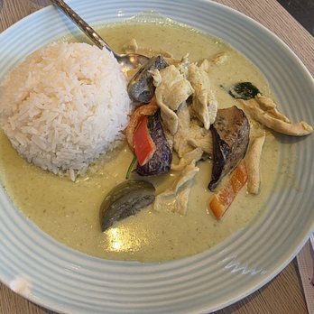 Thai Basil - Thai Green Curry [lunch special - comes with tom yum soup & veggie spring rolls] - Thai Near Me - Richmond Hill, Ontario