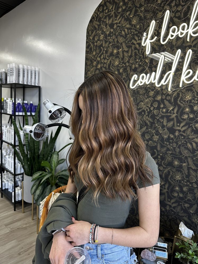 Volume Hair And Lash Logo