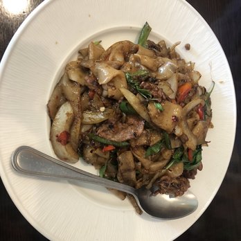 9 Pad Thai - Drunken noodles - Thai Near Me - Springfield, Virginia