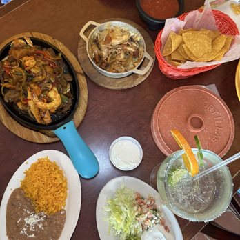 Hacienda Don Manuel - Mexican Near Me - Brookfield, Connecticut