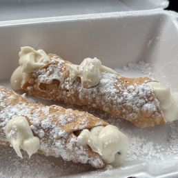Cannolis Cannolis