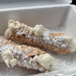 Eddies Pizza - Cannolis