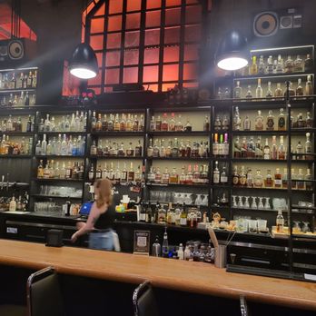 Dram And Draught - Bars Near Me - Winston-Salem, North Carolina