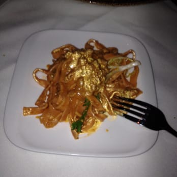 Mamma Maria - carbonara with mussels.  Don't know why it looks gilded - Italian Near Me - Boston, Massachusetts