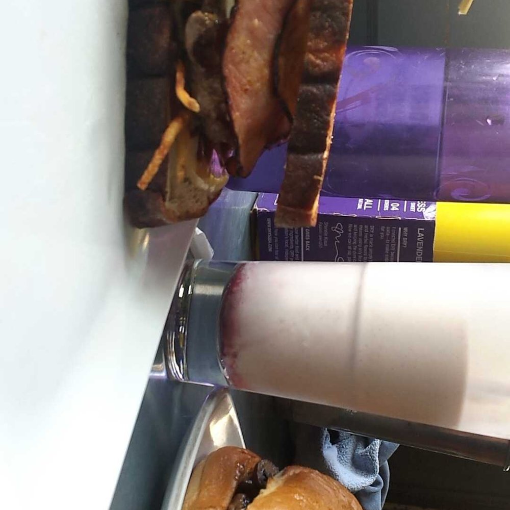 Uneeda Burger - Burgers Near Me - Seattle, Washington