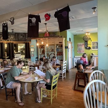 Cast Iron Kitchen - Indoor seating - Southern Near Me - Wilmington, North Carolina