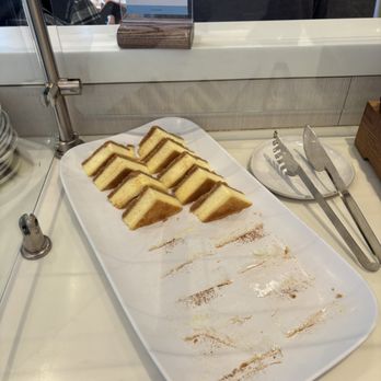 Capital One Lounge - Dessert - Airport Lounges Near Me - Dallas, Texas Capital One Lounge - Dessert - Airport Lounges Near Me - Dallas, Texas