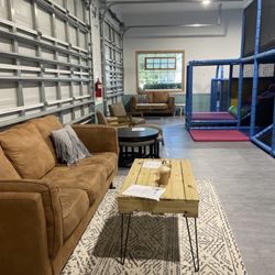 Kidz at Play Family Cafe - Lounge area inside