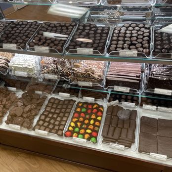 Kilwins Ice Cream - Chocolate - Fudge - Desserts Near Me - Franklin, Tennessee Kilwins Ice Cream - Chocolate - Fudge - Desserts Near Me - Franklin, Tennessee