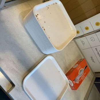 Paris Baguette - Dirty trays - Bakeries Near Me - Manassas, Virginia