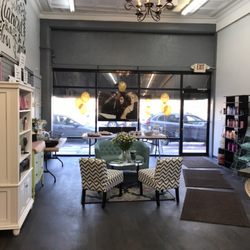 J.E.T. Salon - Reception area