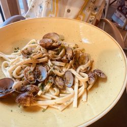 Mimí - Pasta and clams