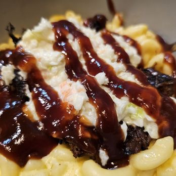 Everyday People Cafe - Mac & Cheese Bowl: BBQ Pulled Pork, topped with coleslaw. - Breakfast & Brunch Near Me - Bowling Green, Ohio Everyday People Cafe - Mac & Cheese Bowl: BBQ Pulled Pork, topped with coleslaw. - Breakfast & Brunch Near Me - Bowling Green, Ohio