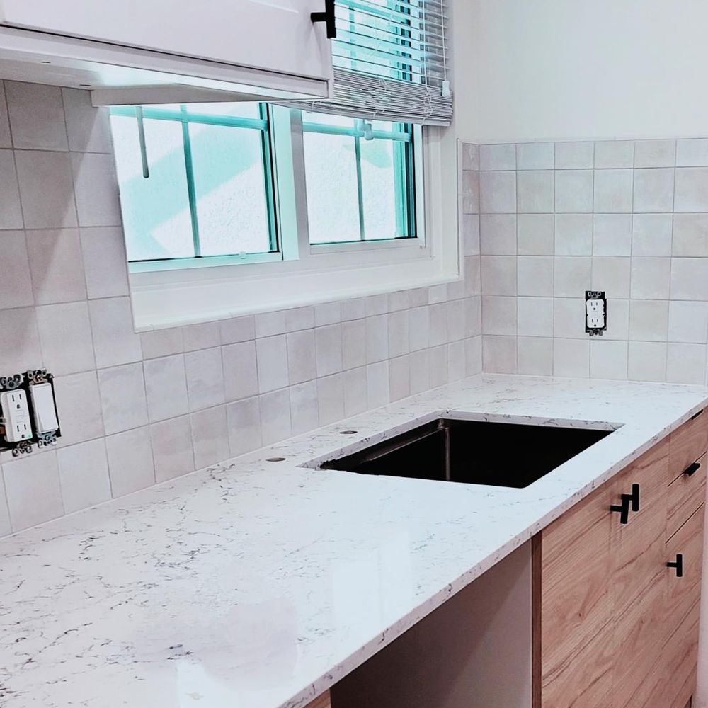 Kitchen backsplash