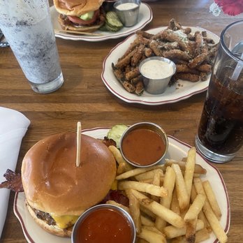 Zinburger - sam B.Y.O.B Build Your Own Burger* - Burgers Near Me - Gilbert, Arizona Zinburger - sam B.Y.O.B Build Your Own Burger* - Burgers Near Me - Gilbert, Arizona