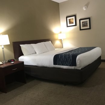 Comfort Inn - Guest room - Hotels Near Me - Cambridge, Ohio