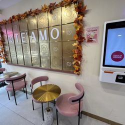 TE'AMO Boba Bar - Store decor