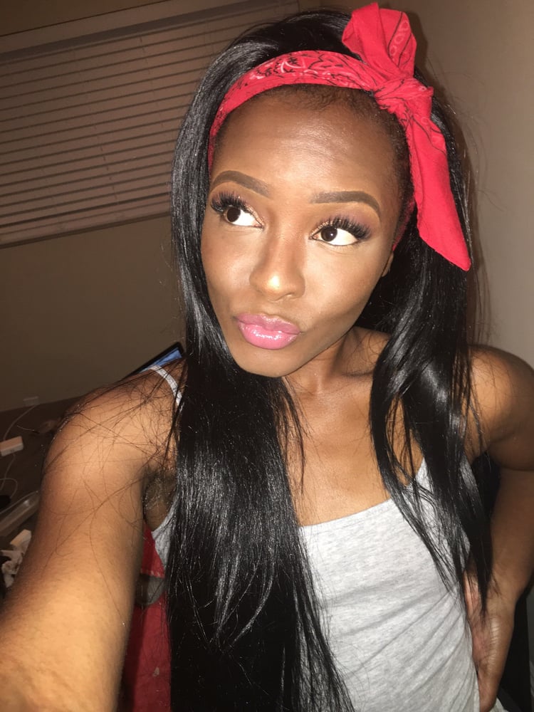 Leaux Lash Studio Logo