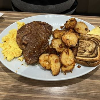 @ The Diner - Steak and egg plate - Breakfast & Brunch Near Me - Orlando, Florida @ The Diner - Steak and egg plate - Breakfast & Brunch Near Me - Orlando, Florida