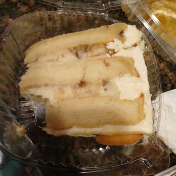 Sydney's Sweets - Banana pudding cake - Desserts Near Me - West Hempstead, New York