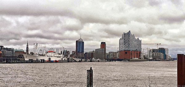 Elbphilharmonie Hamburg by null