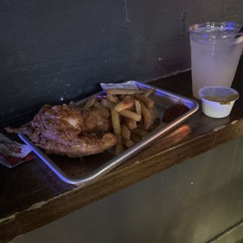 Smith's Olde Bar - Cal's Chicken Fingers - Bars Near Me - Atlanta, Georgia Smith's Olde Bar - Cal's Chicken Fingers - Bars Near Me - Atlanta, Georgia