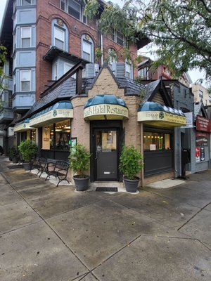 Saad's Halal Restaurant by null
