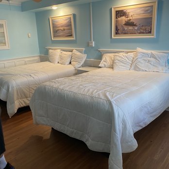 Saratoga Inn - Room - Hotels Near Me - Wildwood, New Jersey