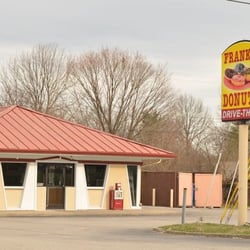 Frank's Donuts - Exterior building view from Broadway.