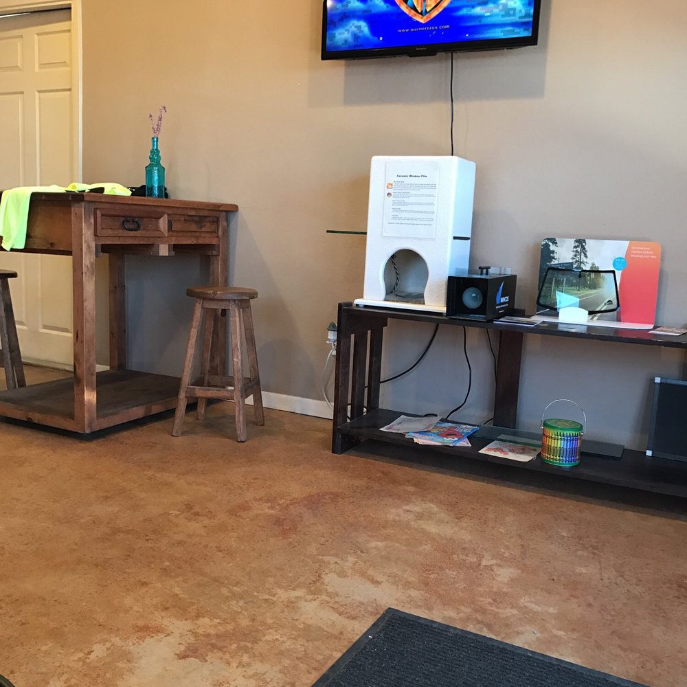 Nice waiting room while you wait! Nice waiting room while you wait!