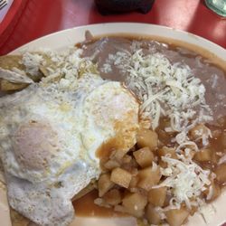 Quesadillas Estilo Villa Ahumada 2 - Chilaquiles verdes montados