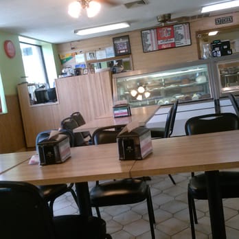 Maple Giant Grinder & Pizza - Pizza Near Me - Hartford, Connecticut Maple Giant Grinder & Pizza - Pizza Near Me - Hartford, Connecticut