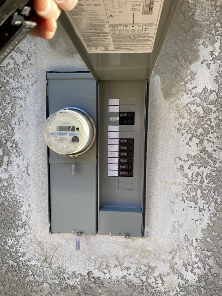 Slide of Solid Electrical Services