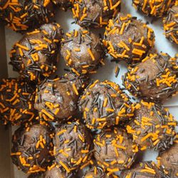 R B Donuts