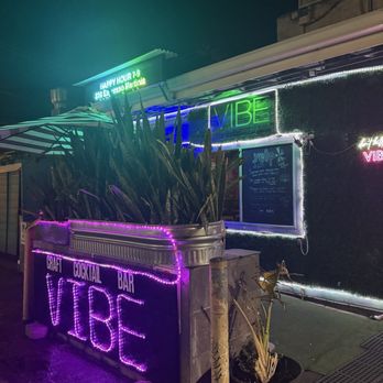 Vibe Bar Maui - Lounges Near Me - Kihei, Hawaii