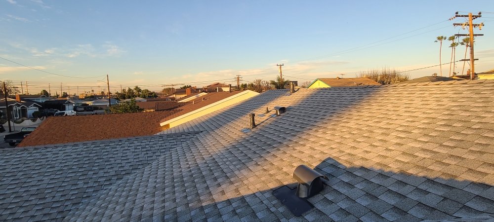 Slide of AJ Reyes Roofing