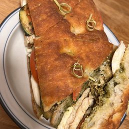 chicken pesto veggie sandwich