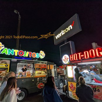 Hot Dogs Kings - food trucks at night - Mexican Near Me - El Paso, Texas Hot Dogs Kings - food trucks at night - Mexican Near Me - El Paso, Texas
