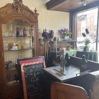 Two Bit Street Cafe - Inside 3 - American Near Me - Ogden, Utah